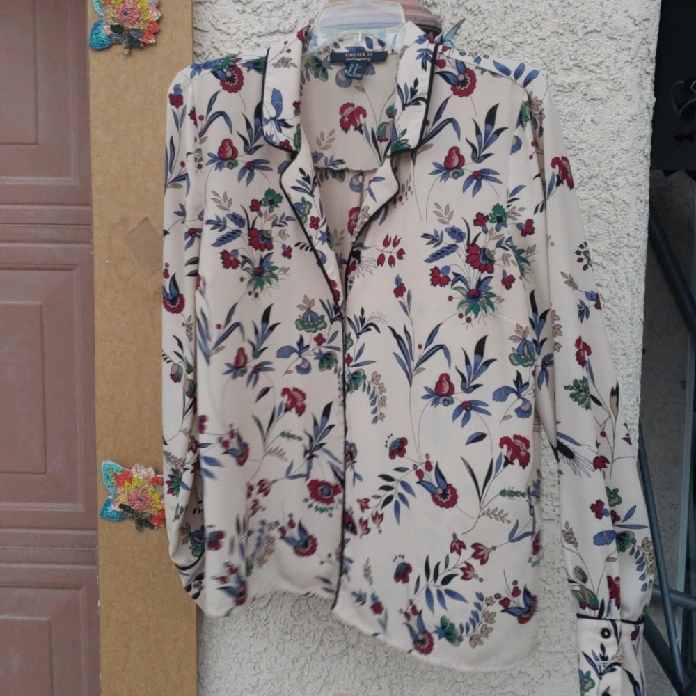 Forever 21 Woman Blouse